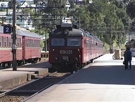 Our train arrives at Voss station to take us back to Bergen